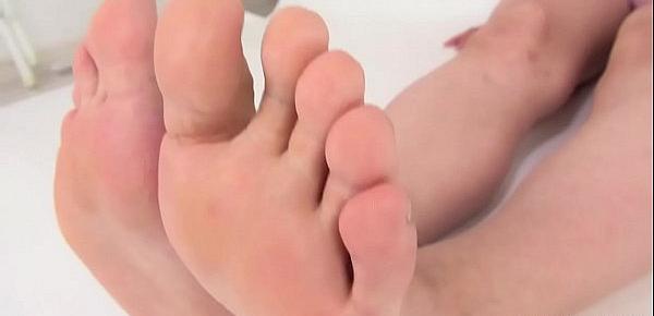  Sole Fetish Girls feet